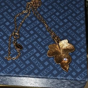 Vintage AVON 1978 Gold Tone Necklace "Radiant Leaf" With Faux Diamond